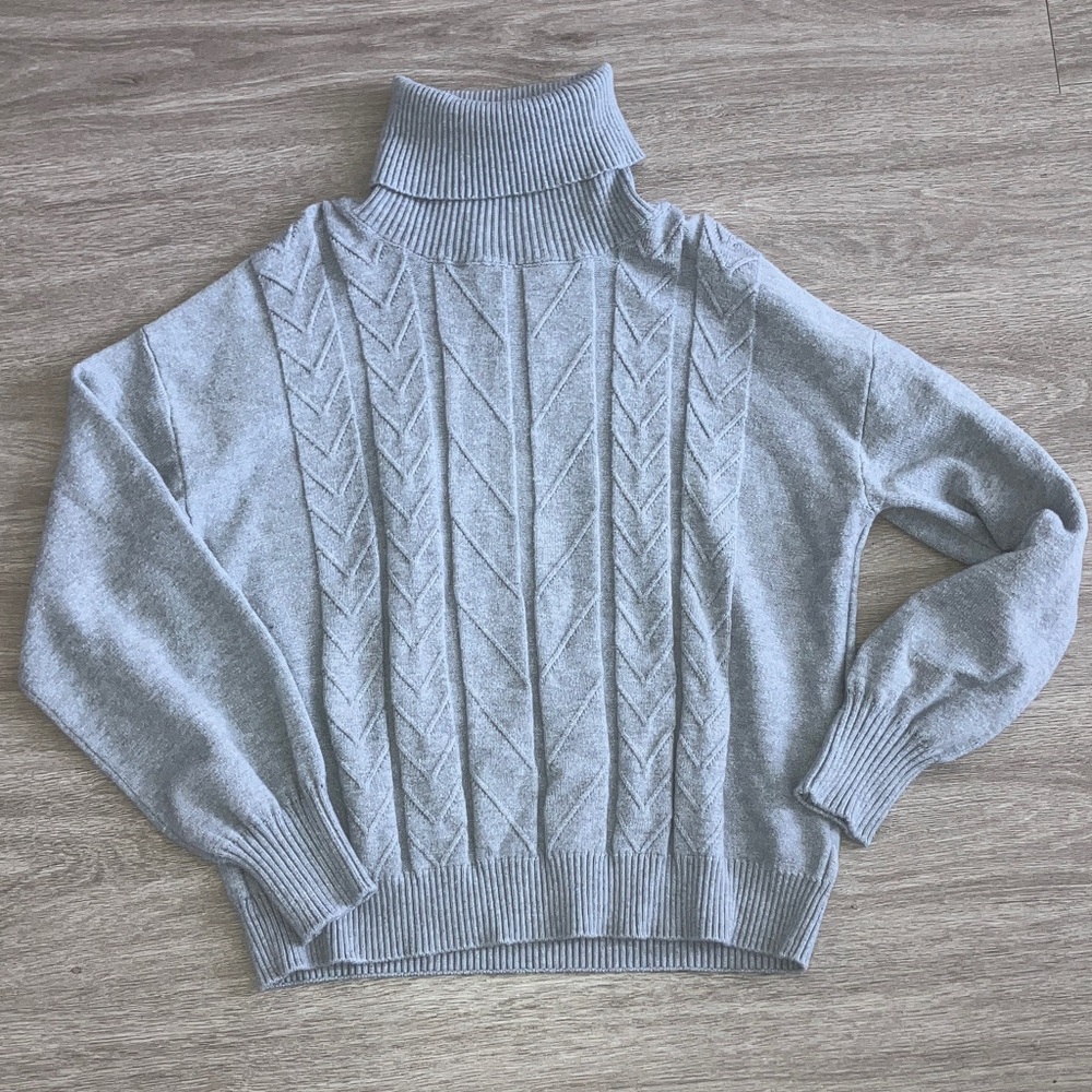 Ellen Tracy Light Gray Cable Turtleneck Sweater